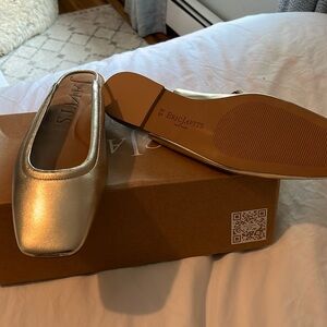Eric Javits Peyton gold flats